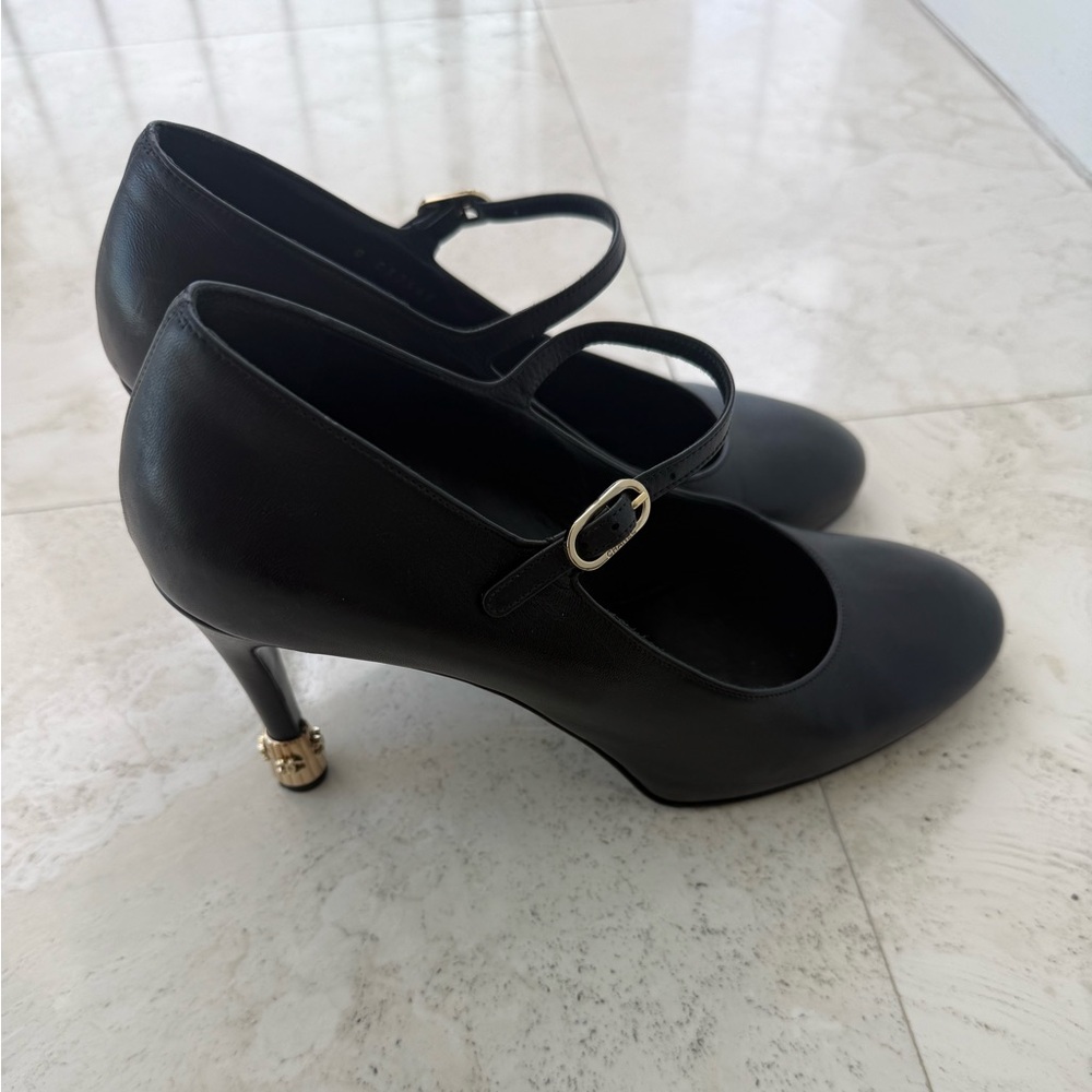 CHANEL Mary Jane Black Heels - Picture 4 of 8